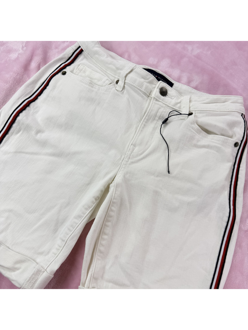 Tommy Hilfiger Greenwich Women's Size 2 White Cuffed Denim Shorts Side Stripe